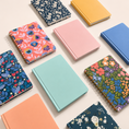 Afbeelding laden in Galerijviewer, Notitieboek ring ⎮ Strawberry ⎮ Gelinieerd
